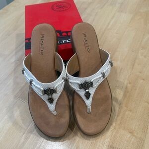 GUC Rialto Bailee Sandals